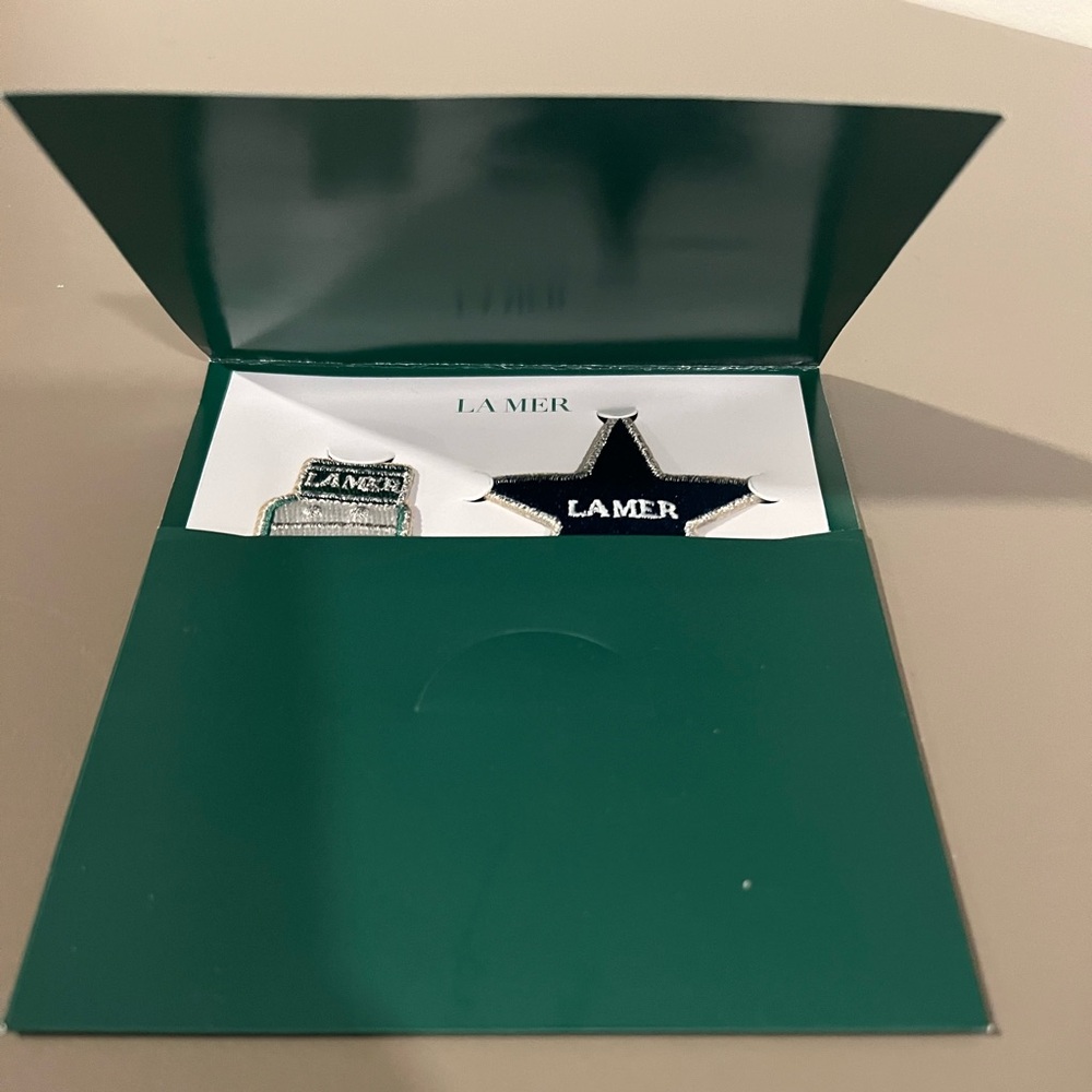 La Mer Holiday Patches and Gift Envelope - Picture 3 of 3